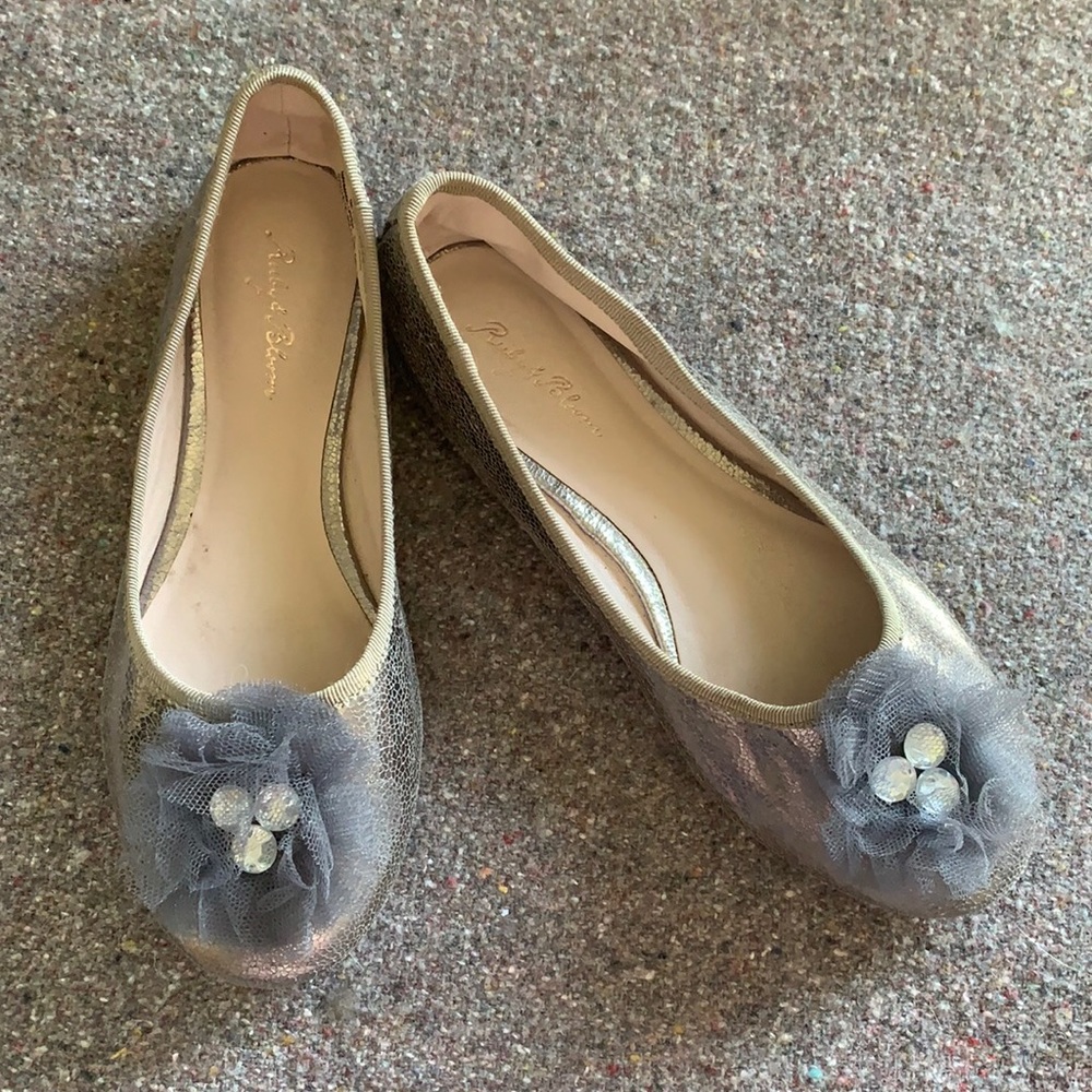 Ruby & Bloom Silver w/ Bow Girls Flats (Sz 1)